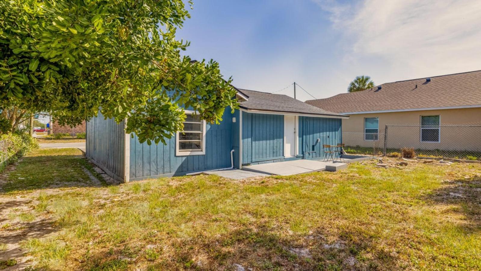 Holiday home 3Br Cozy Stay Pet Friendly Fast Wi-Fi
