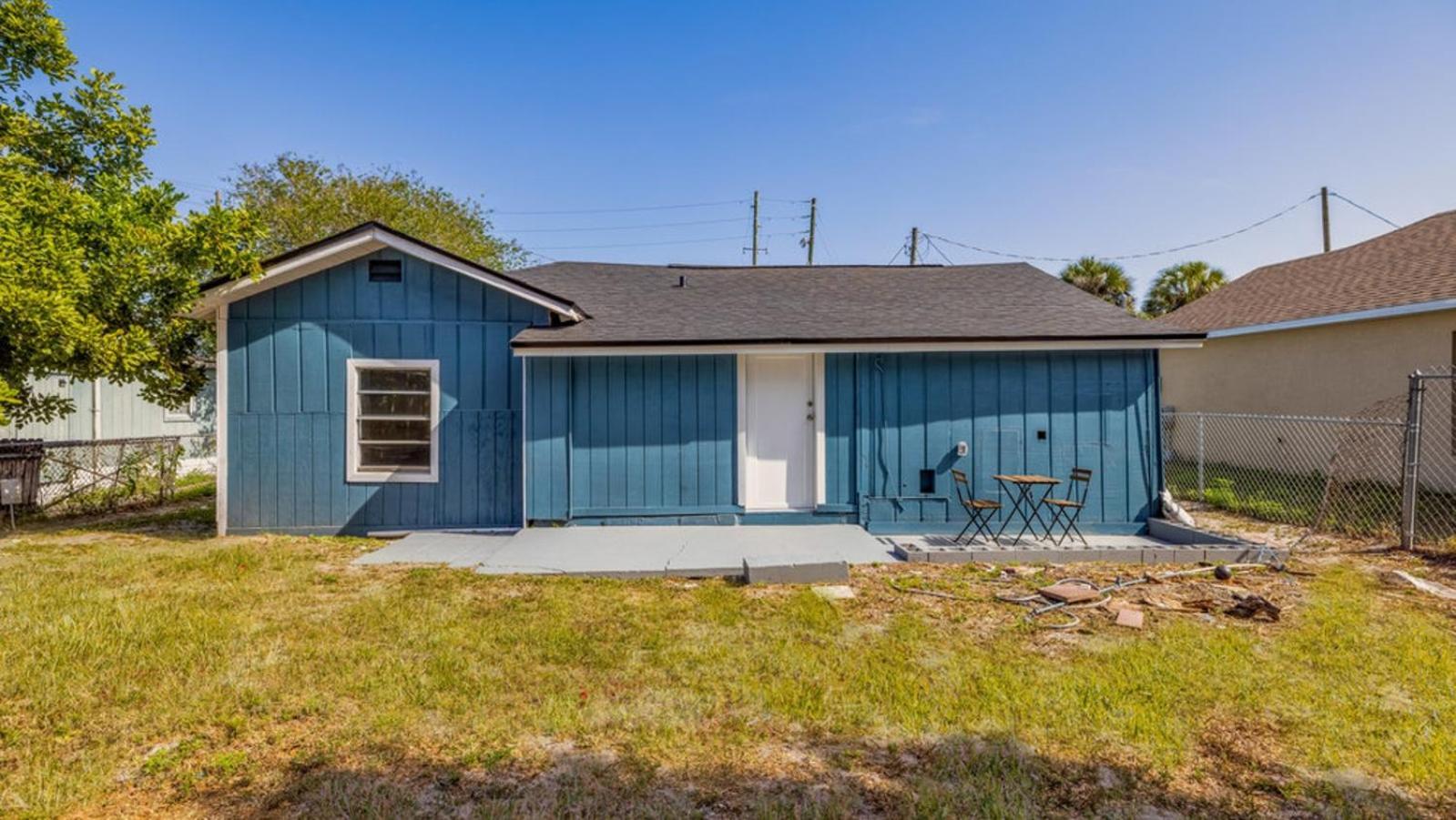 Holiday home 3Br Cozy Stay Pet Friendly Fast Wi-Fi