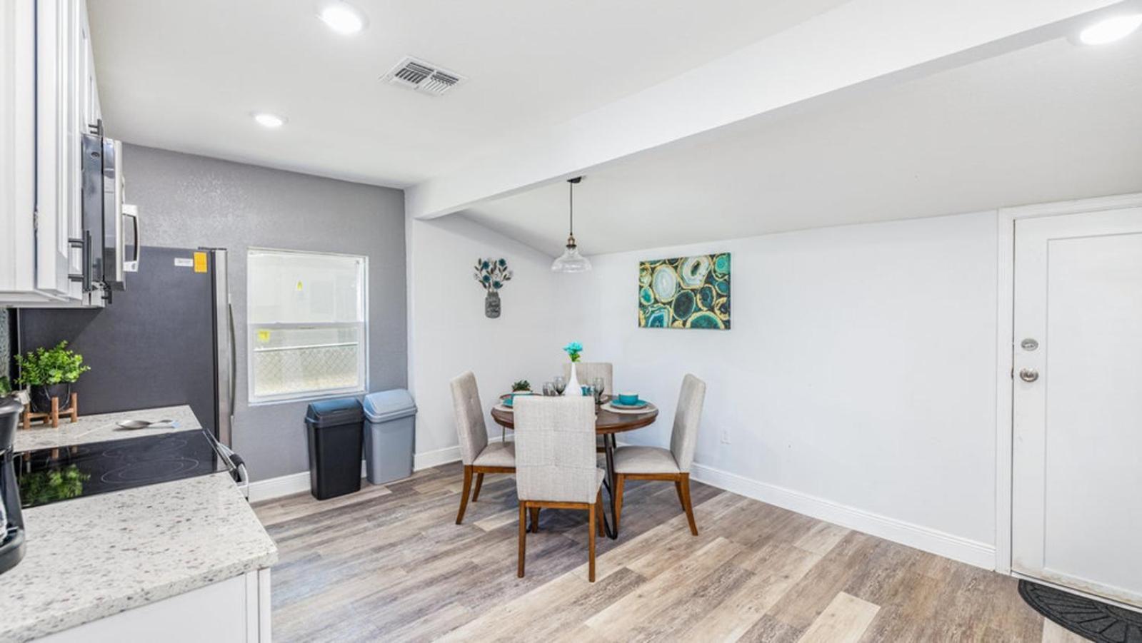 3Br Cozy Stay Pet Friendly Fast Wi-Fi Holiday home *