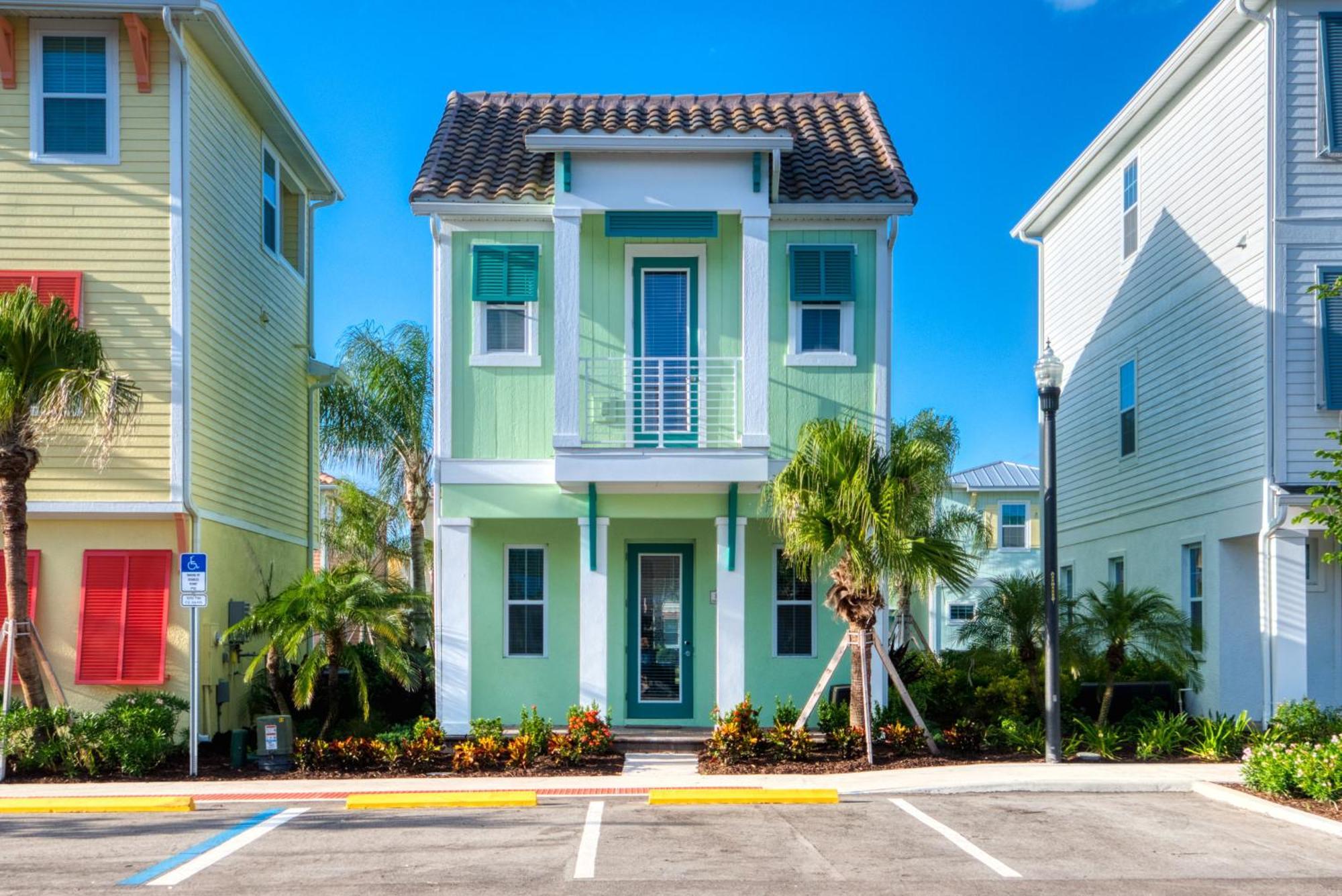 Seaweed Bay With Hot Tub Near And Margaritaville Island H2o Access - 8061dr Holiday home