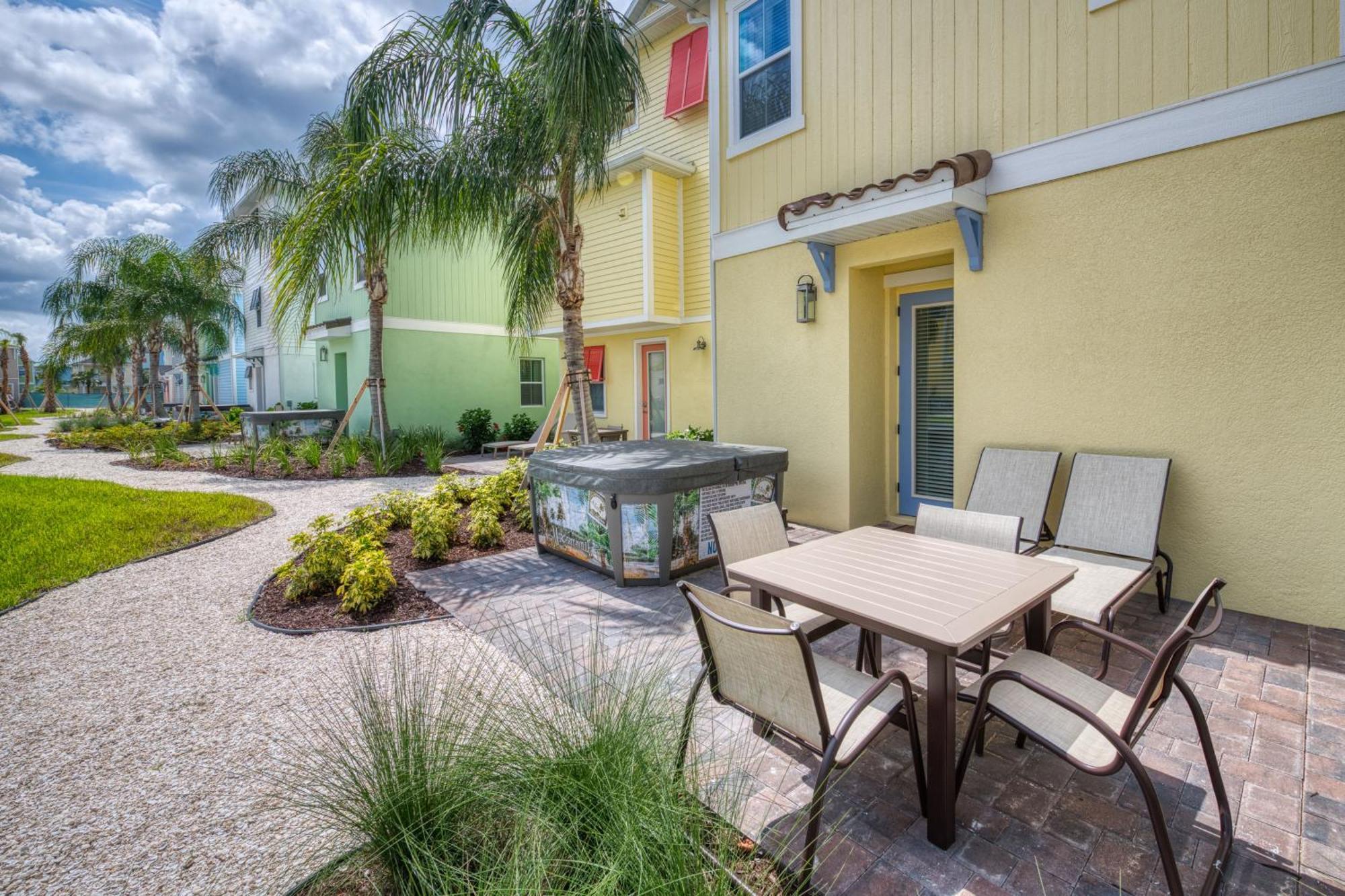 Breezy With Hot Tub Near With Margaritaville Island H2o Access - 8069dr