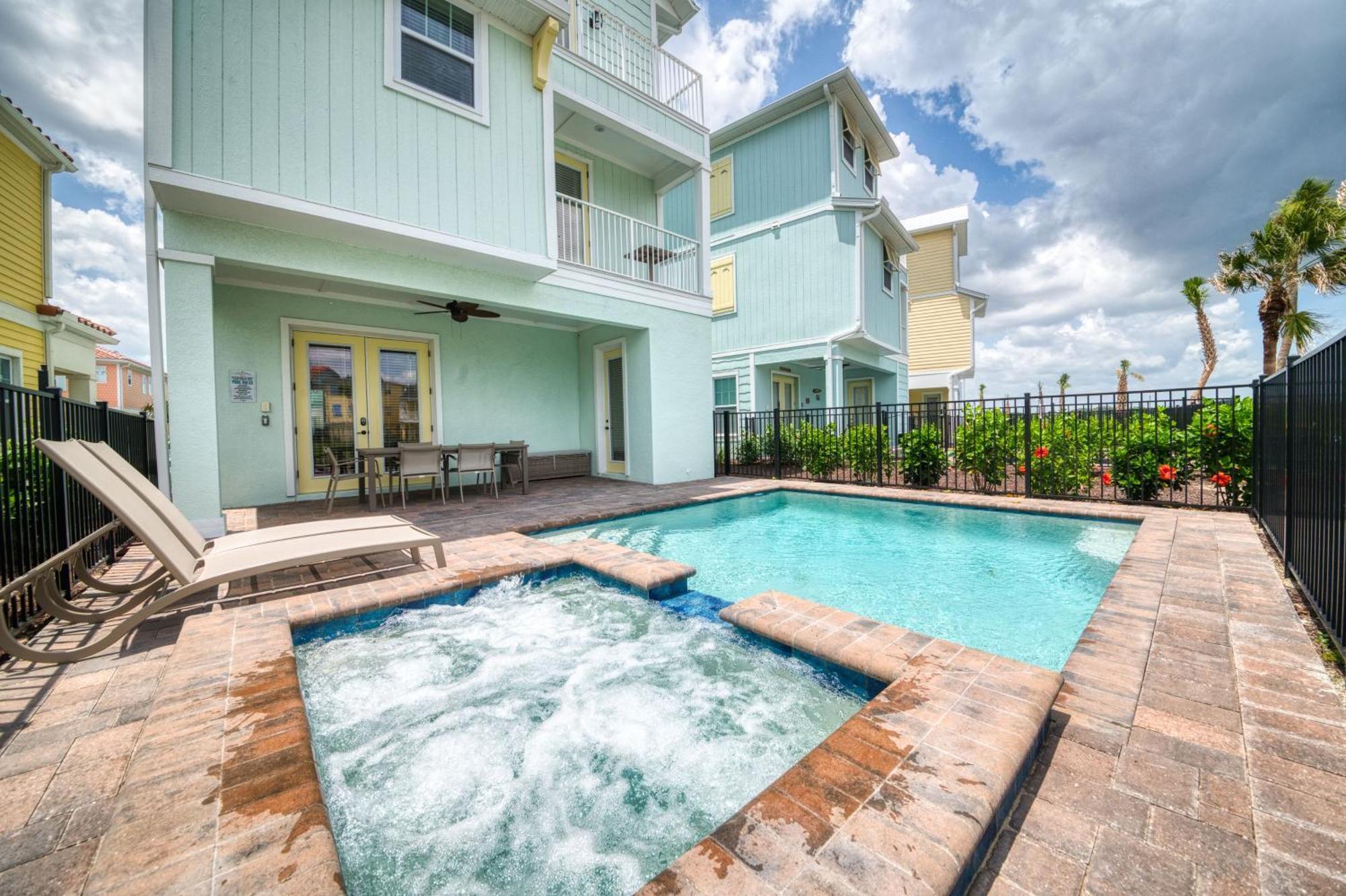Holiday home Bon Voyage With Private Pool Near With Margaritaville Island H2o Access - 8045su