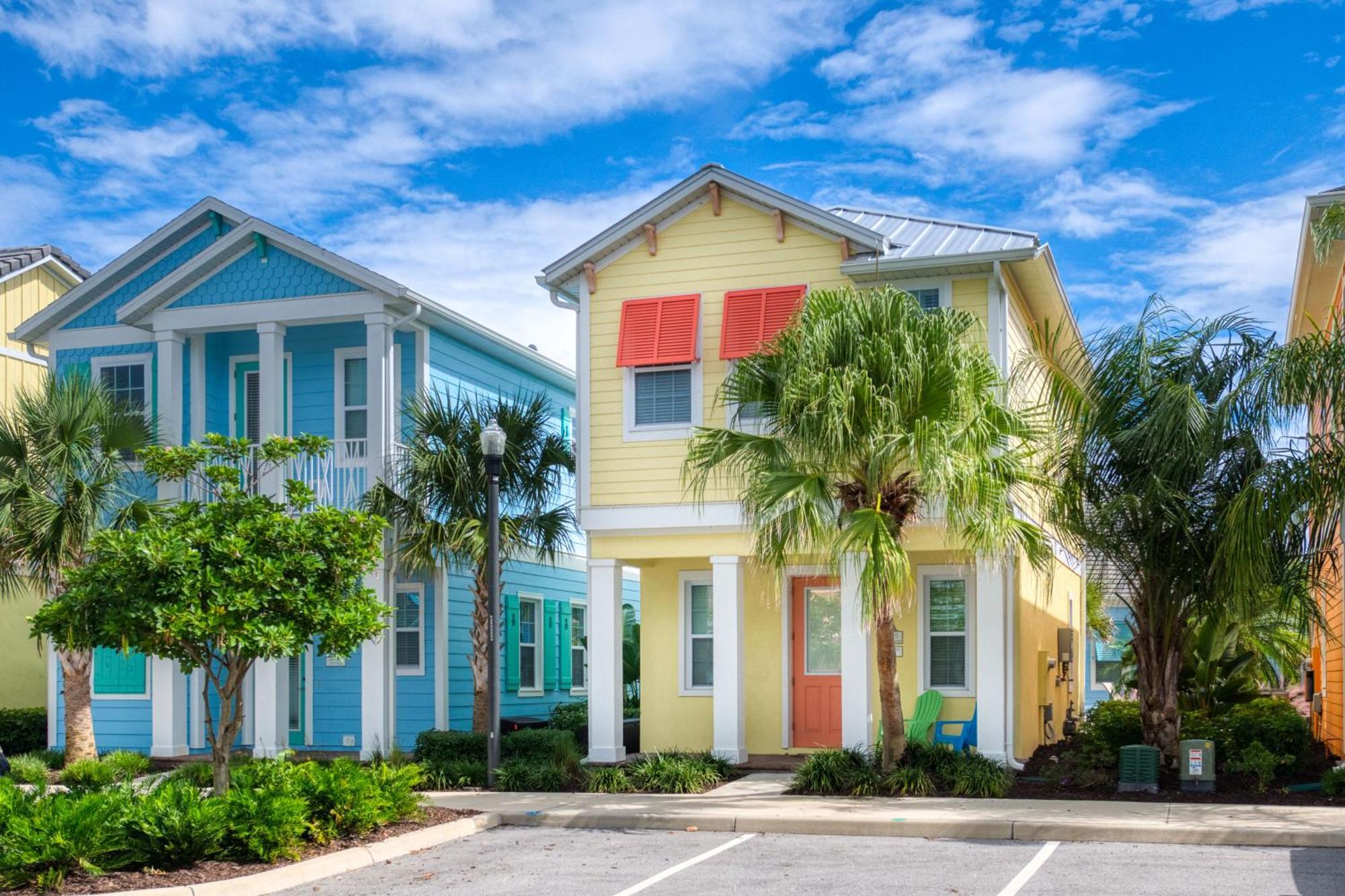 Sunny Yellow Near With Margaritaville Access Island H20 Waterpark - 3075kl