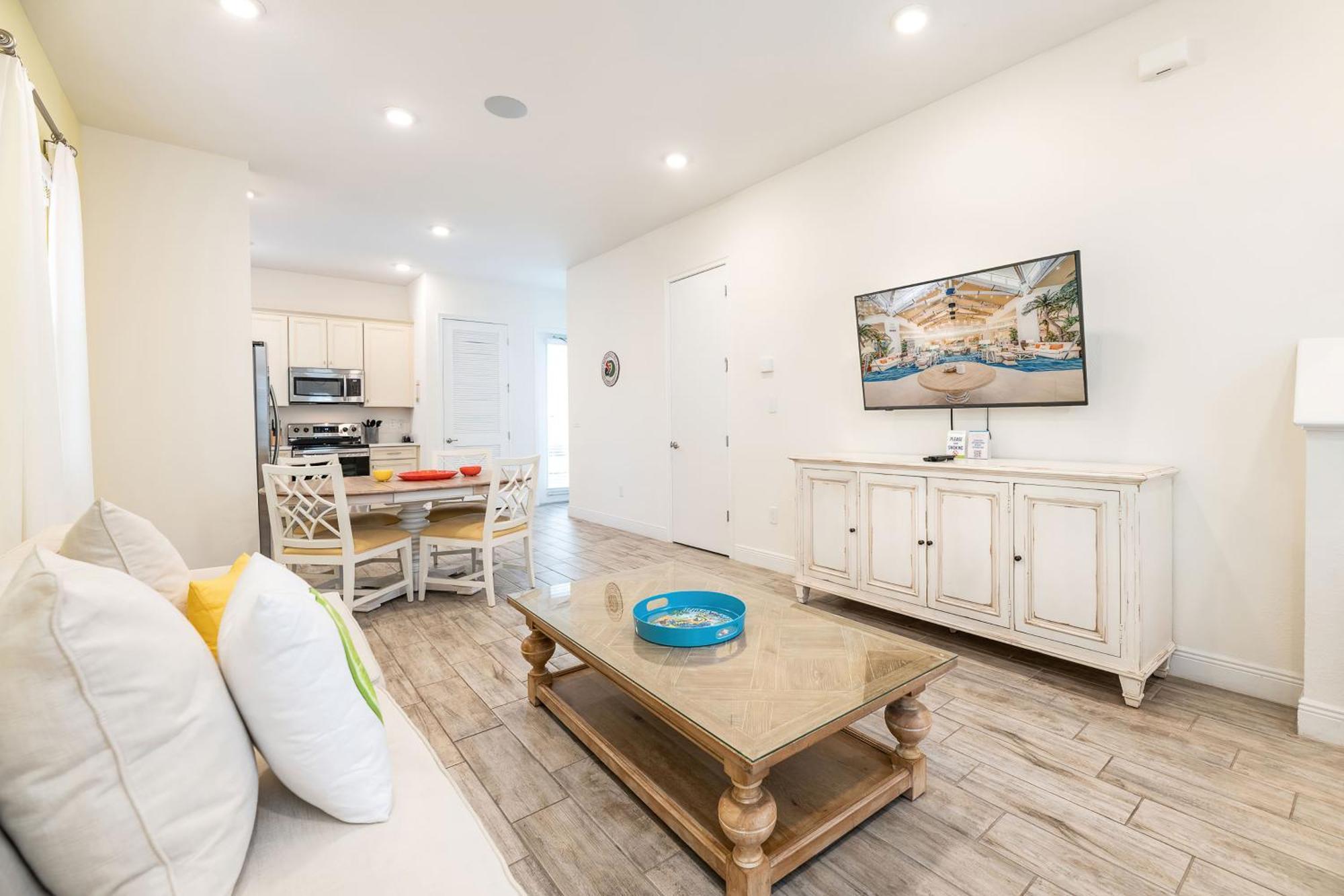 Inviting With Private Hot Tub Near With Margaritaville Island H2o Access - 8072dr *