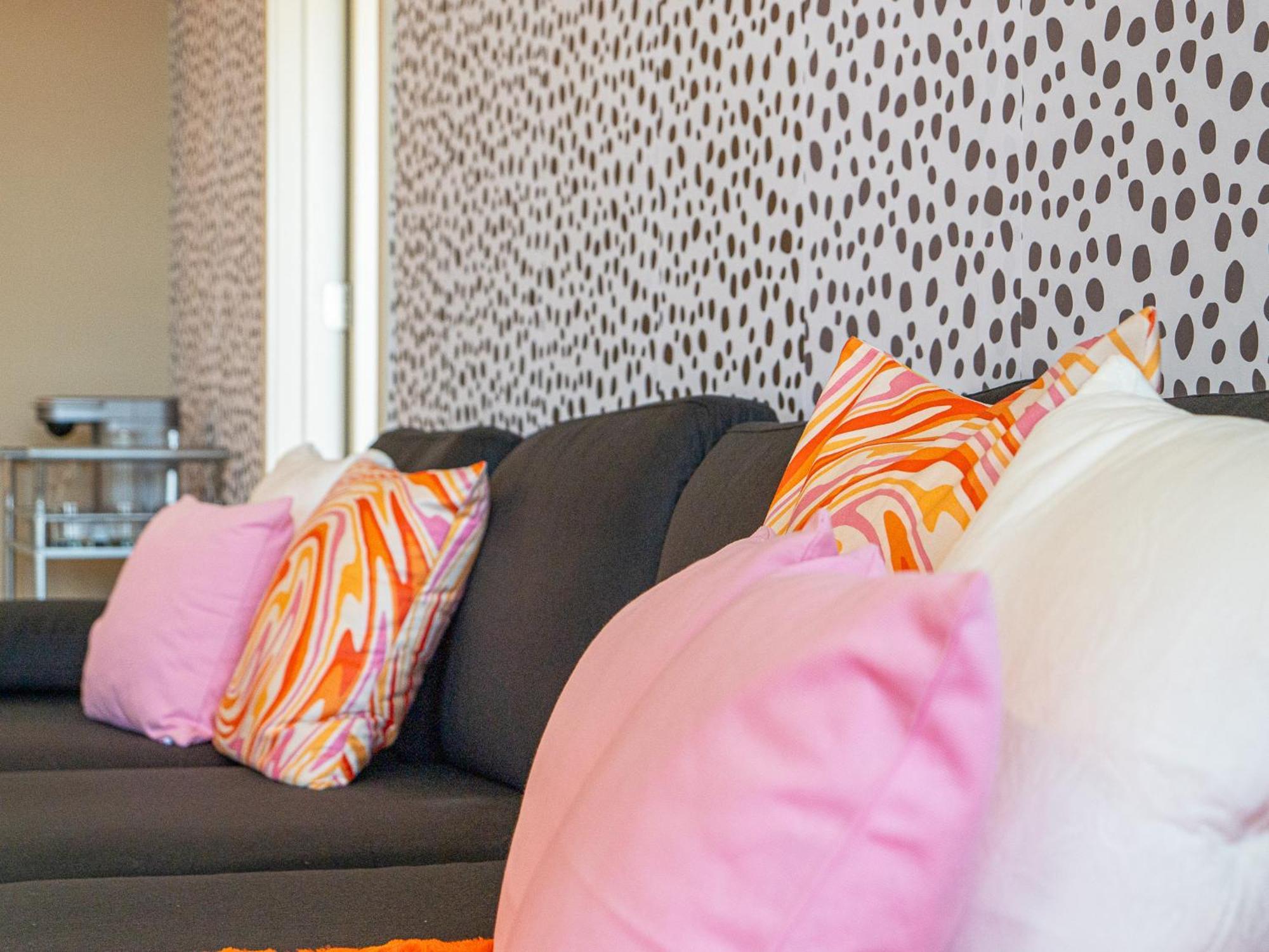 Chic Spacious 2ba 2br With Views Of Pool Apartment