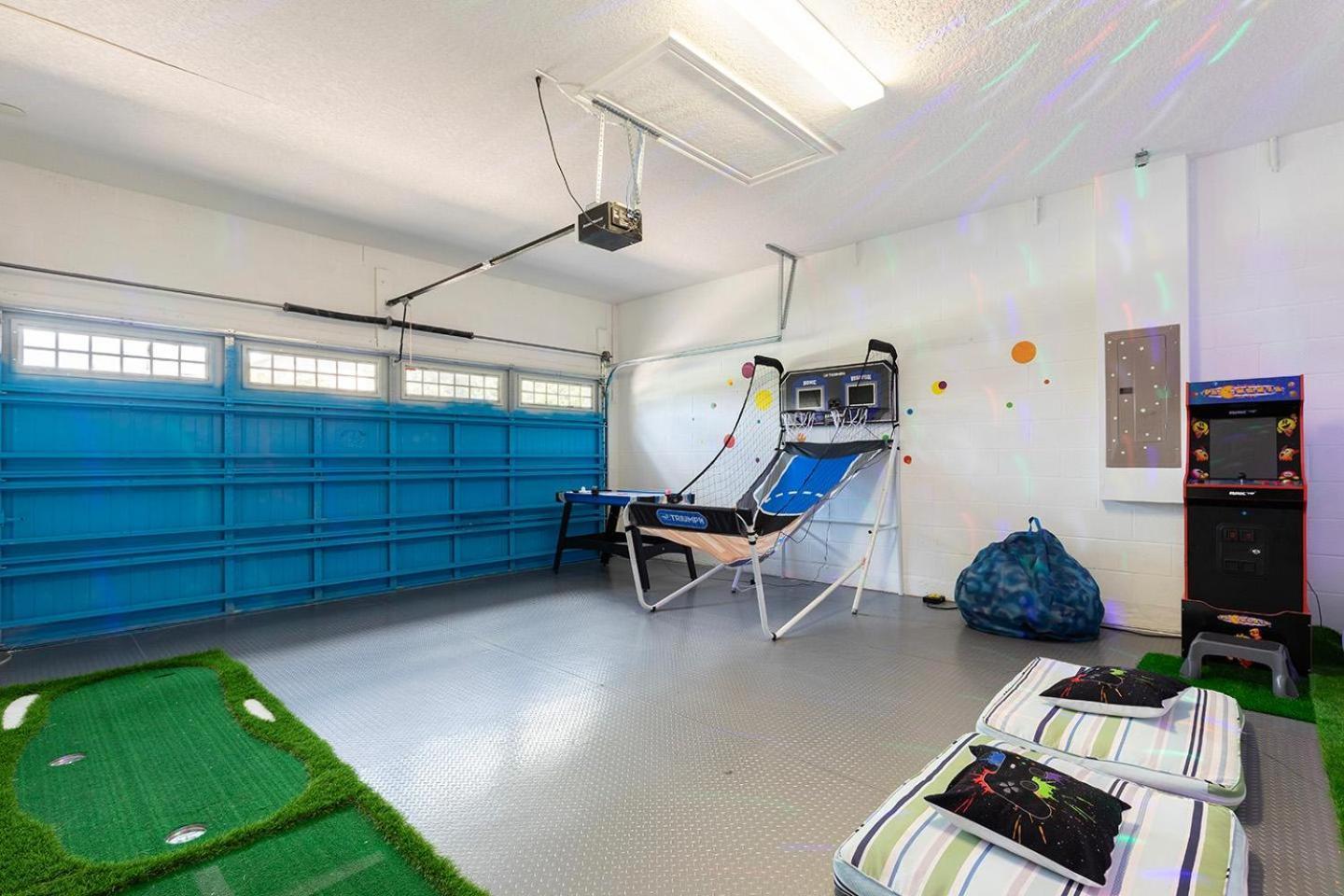 Modern 5 Bdrm With Galactic Bedroom At Encore Holiday home