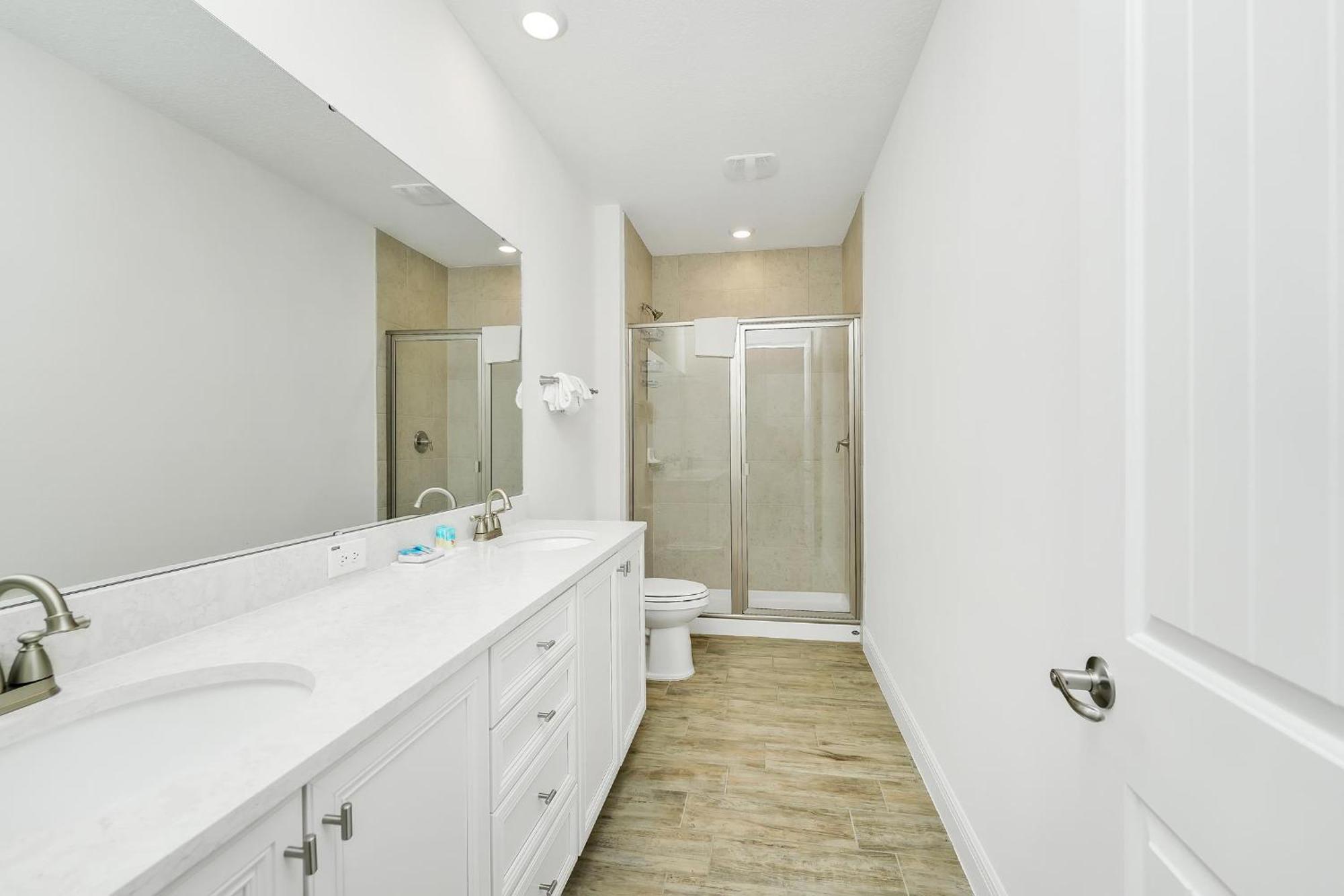 Beautiful Waterfront Near With Margaritaville Island H20 Waterpark Access - 3017cs Orlando