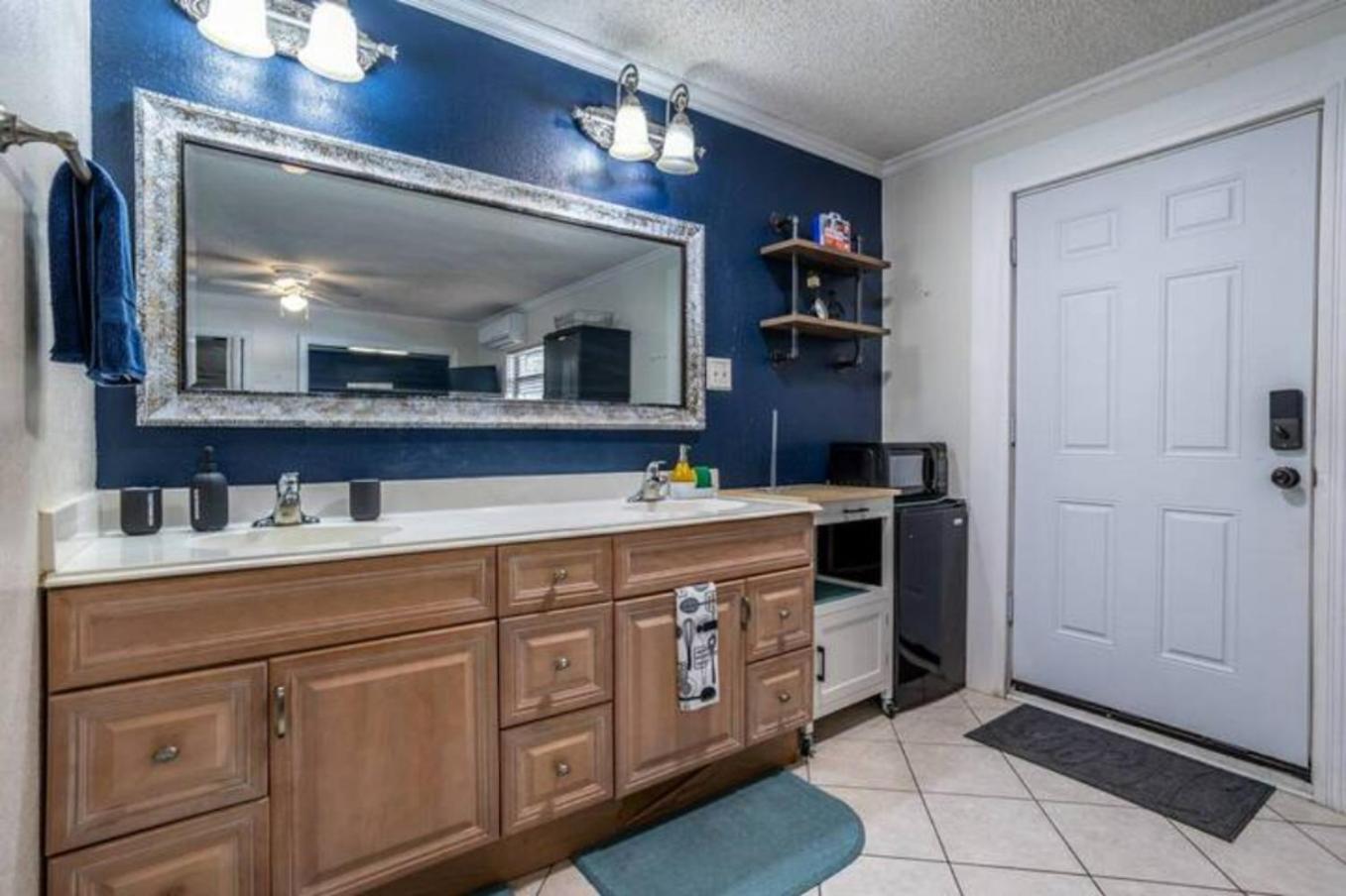 Holiday home Cozy Heart Of Downtown Pool & Pets Ok *