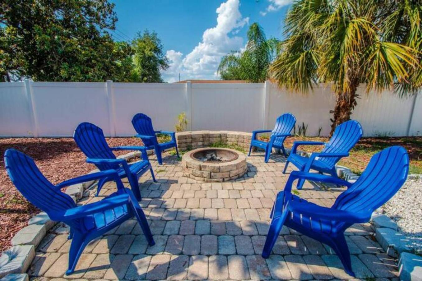 Holiday home Cozy Heart Of Downtown Pool & Pets Ok