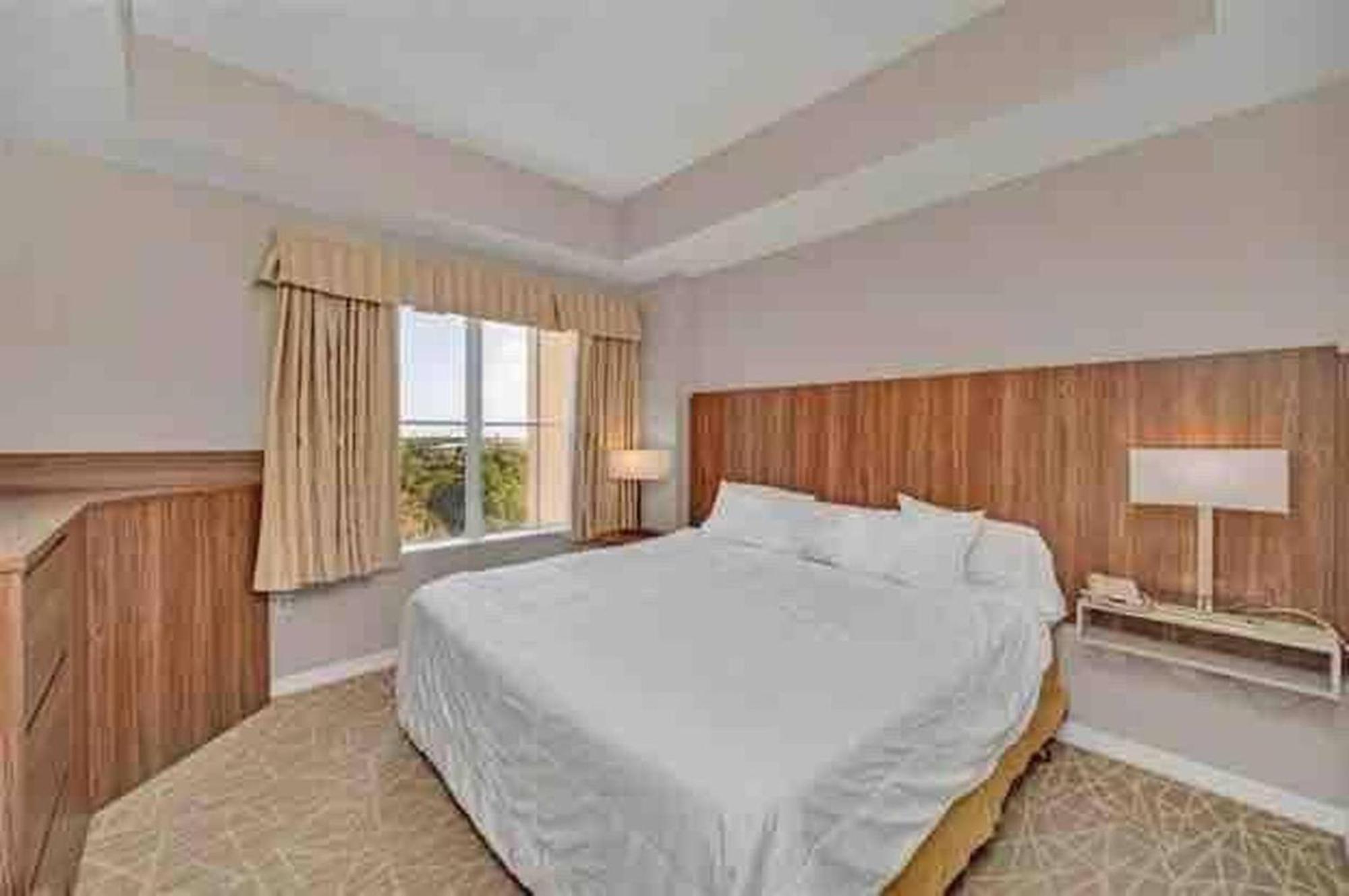 1br Next Universal Fl Apartment