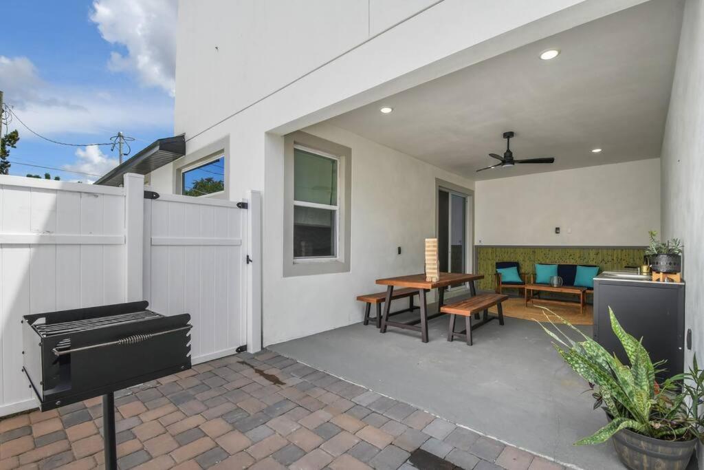 5 Bdr 4,5 Bth - Pool Table - Fenced Yard Villa