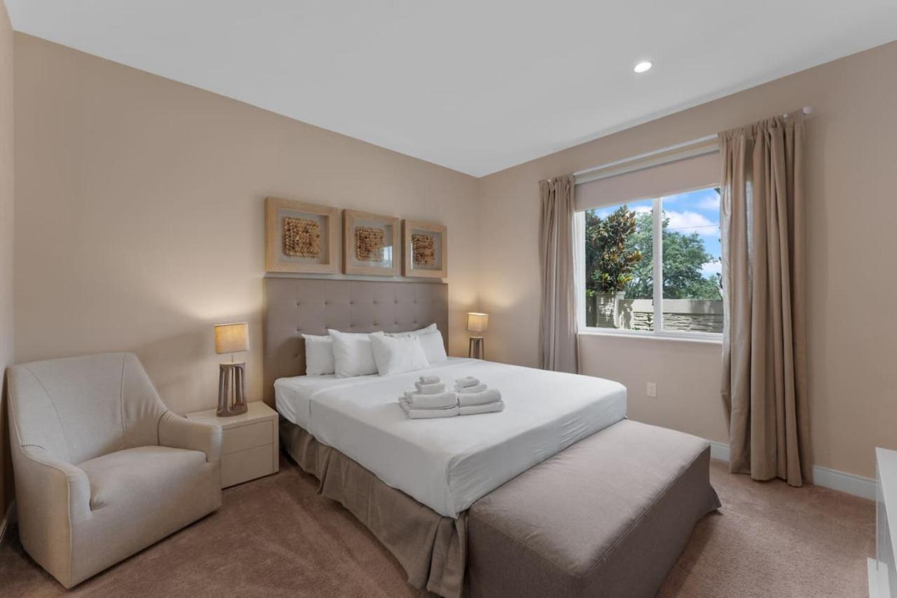 Luxury 4br Townhouse Next To 3173 Holiday home *