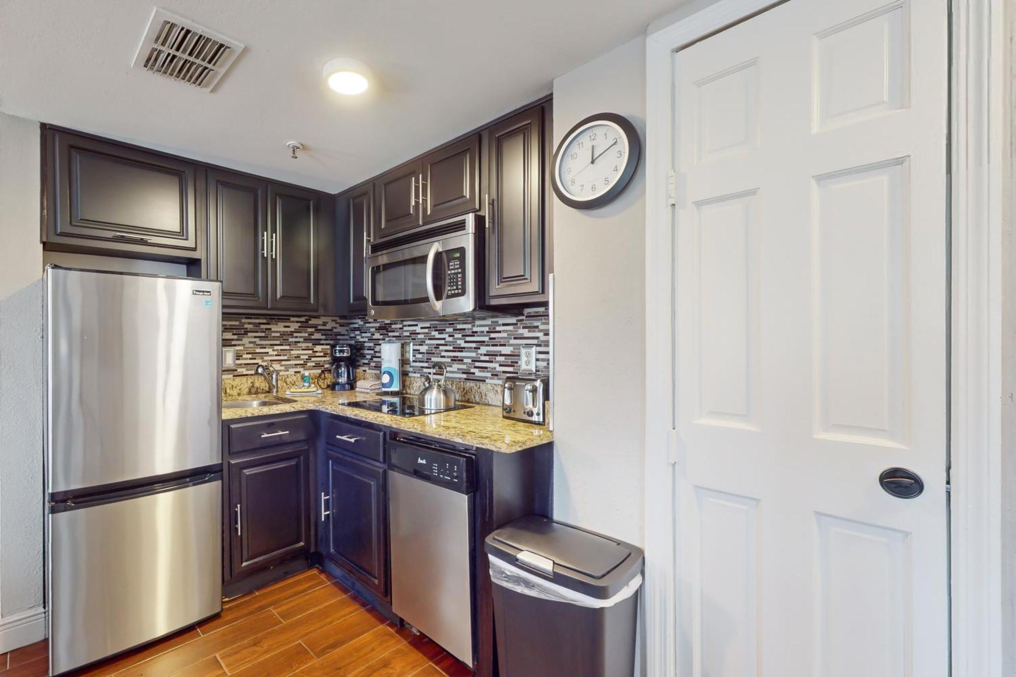 Apartment The Enclave-unit 1505 *