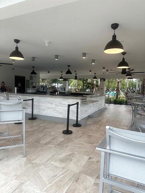 Stylish Vista Cay Luxury Oasis Near Theme Parks Walk To The Convention Center And Int'l Drive