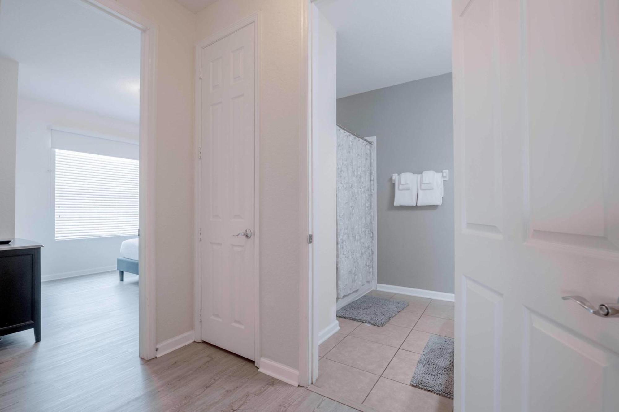New! Vista Cay Lakeview Condo-huge! Near Parks-occc * Orlando