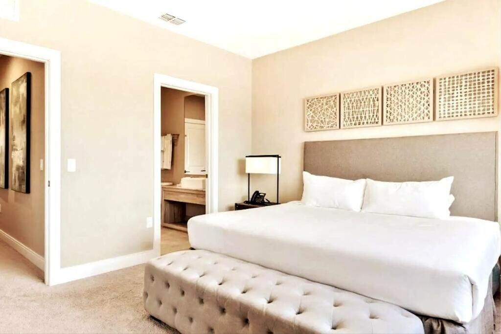 Beautiful Home W 3 En Suites & Breathtaking View Holiday home Orlando
