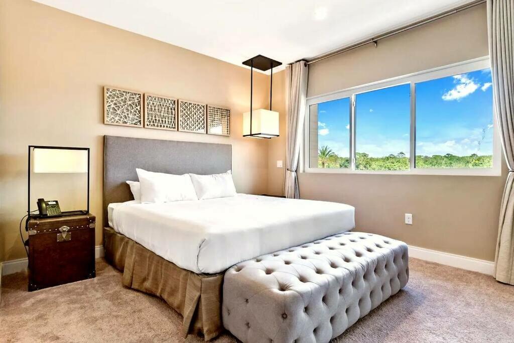 Beautiful Home W 3 En Suites & Breathtaking View Holiday home Orlando