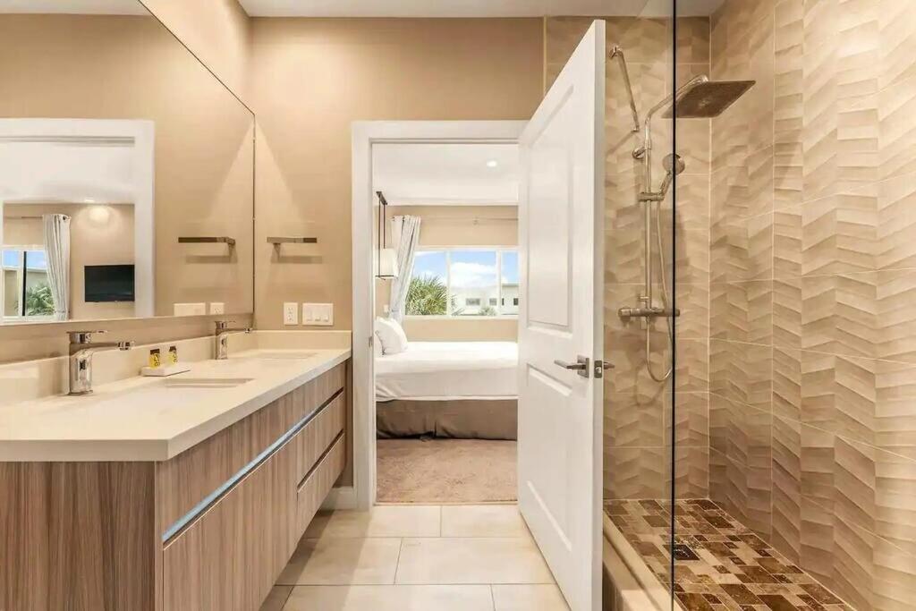 Beautiful Home W 3 En Suites & Breathtaking View * Orlando