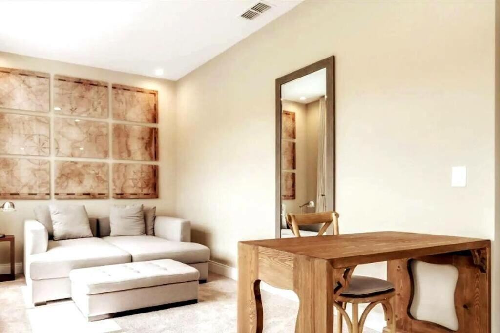 Beautiful Home W 3 En Suites & Breathtaking View