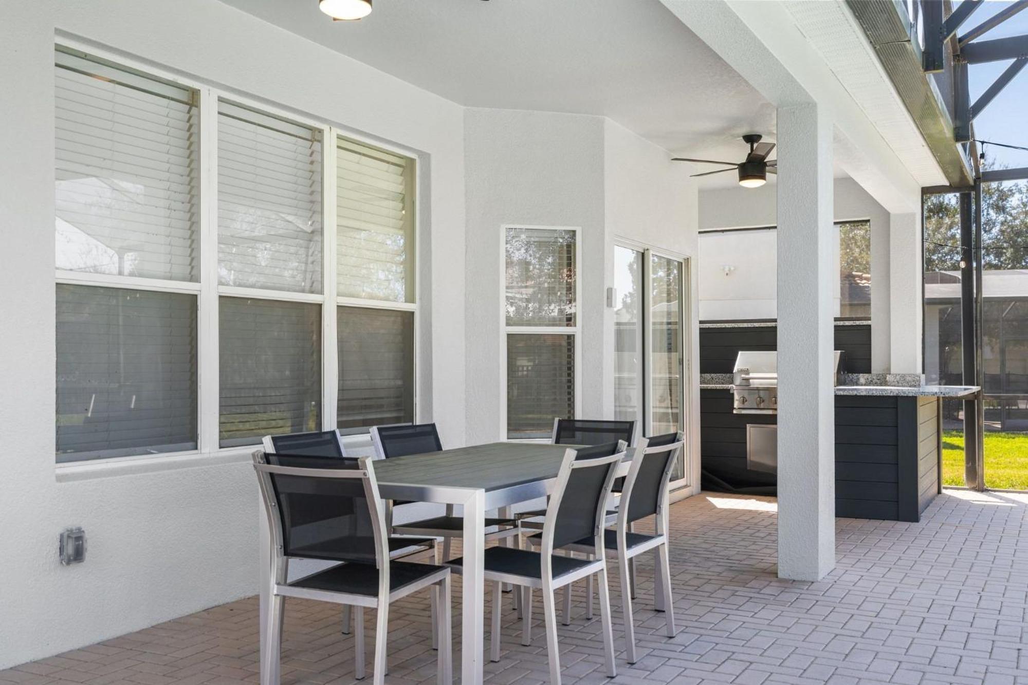 Luxurious 6br/4ba W/ Game And Private Pool Windsor Hills *