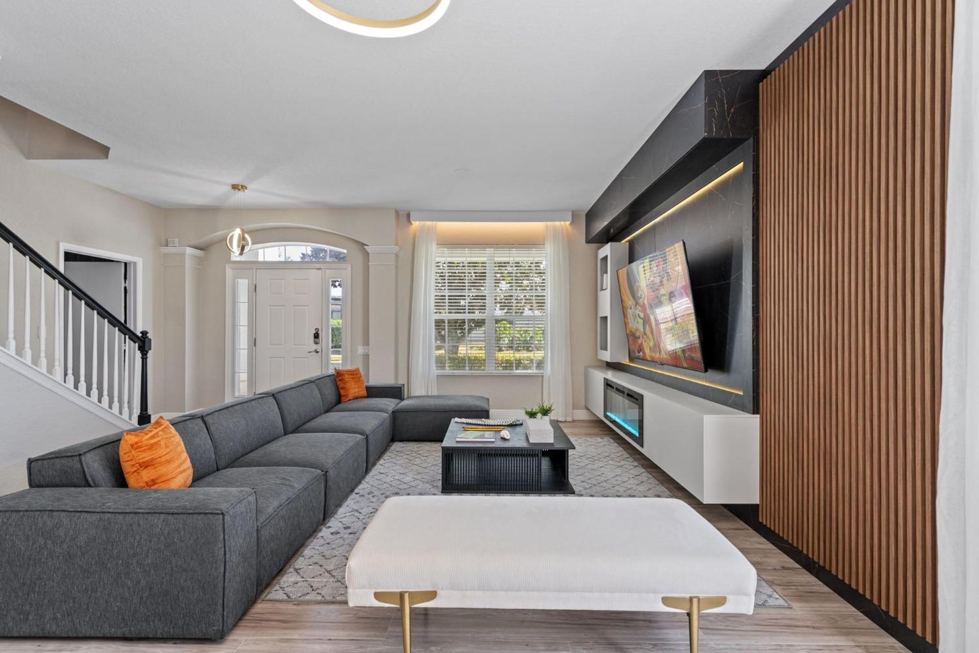 Luxurious 6br/4ba W/ Game And Private Pool Windsor Hills