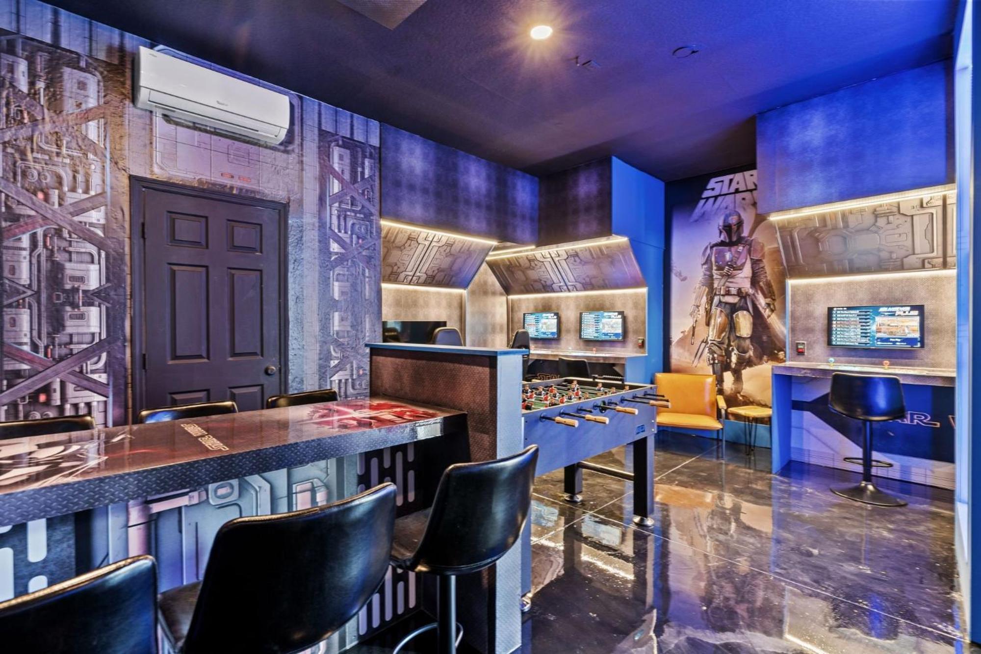 Luxurious 6br/4ba W/ Game And Private Pool Windsor Hills Villa *