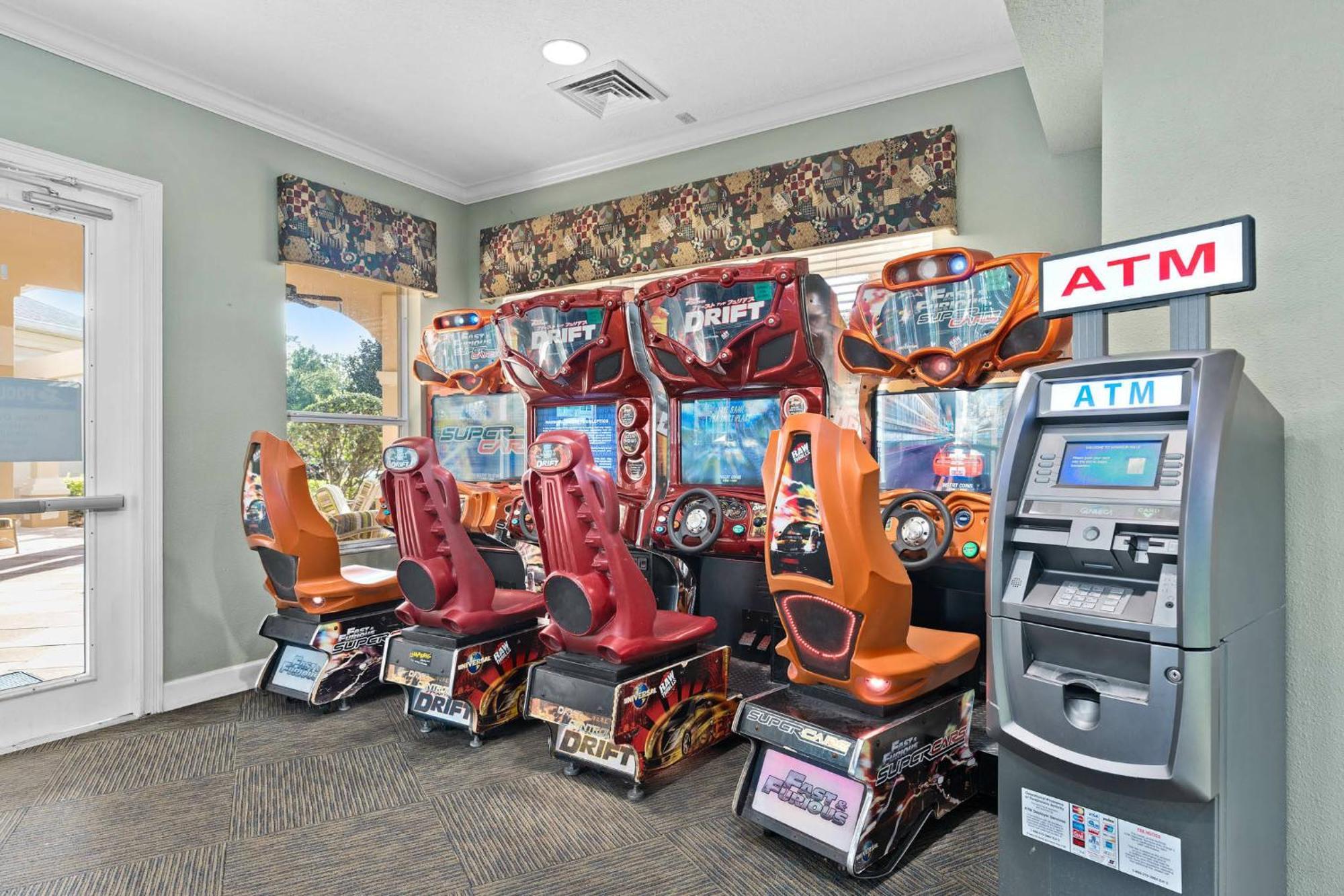 Family Fun Haven: Spacious Water Park *