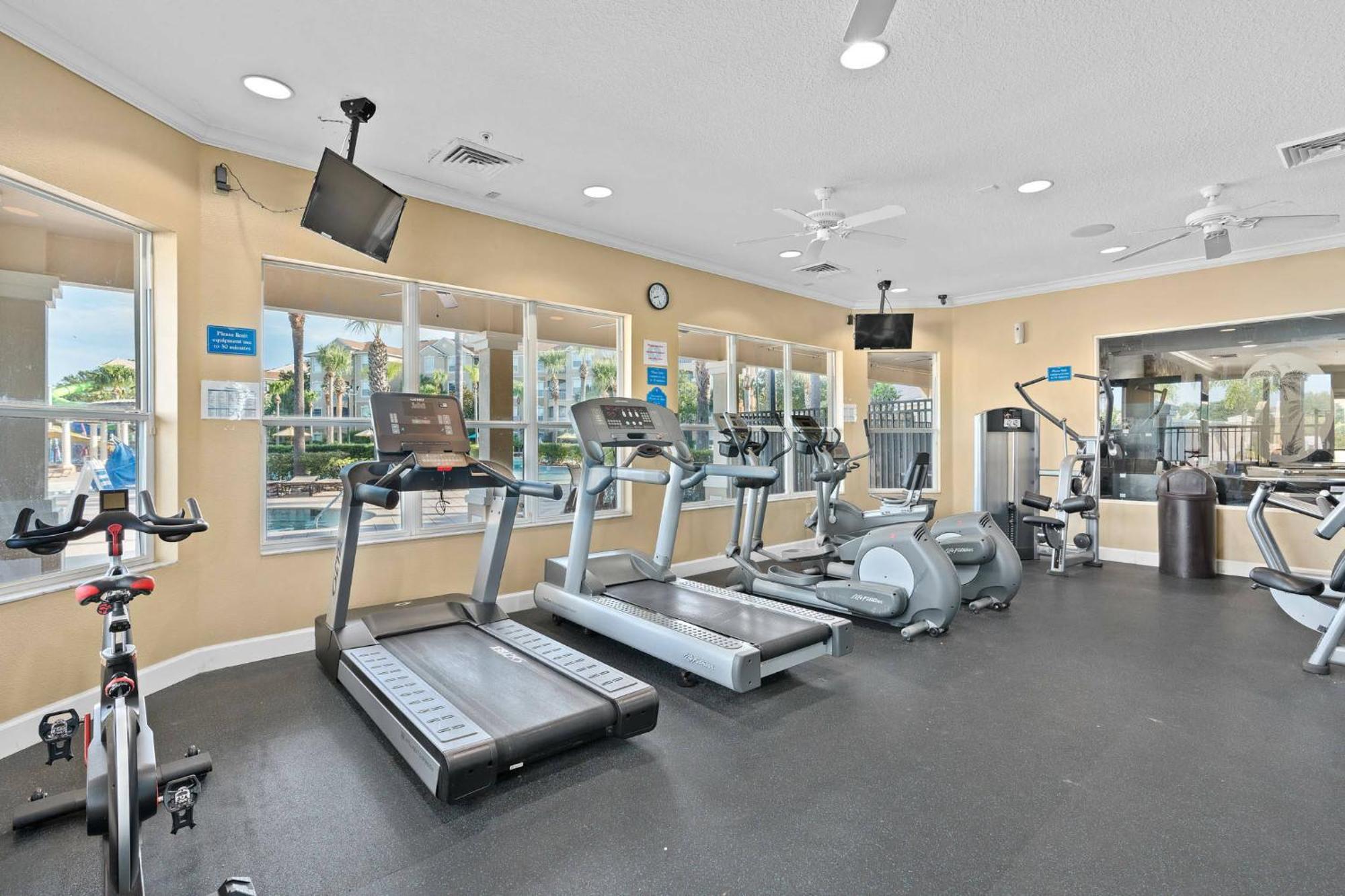 Elegant Townhome W Water Park Near Parks Holiday home