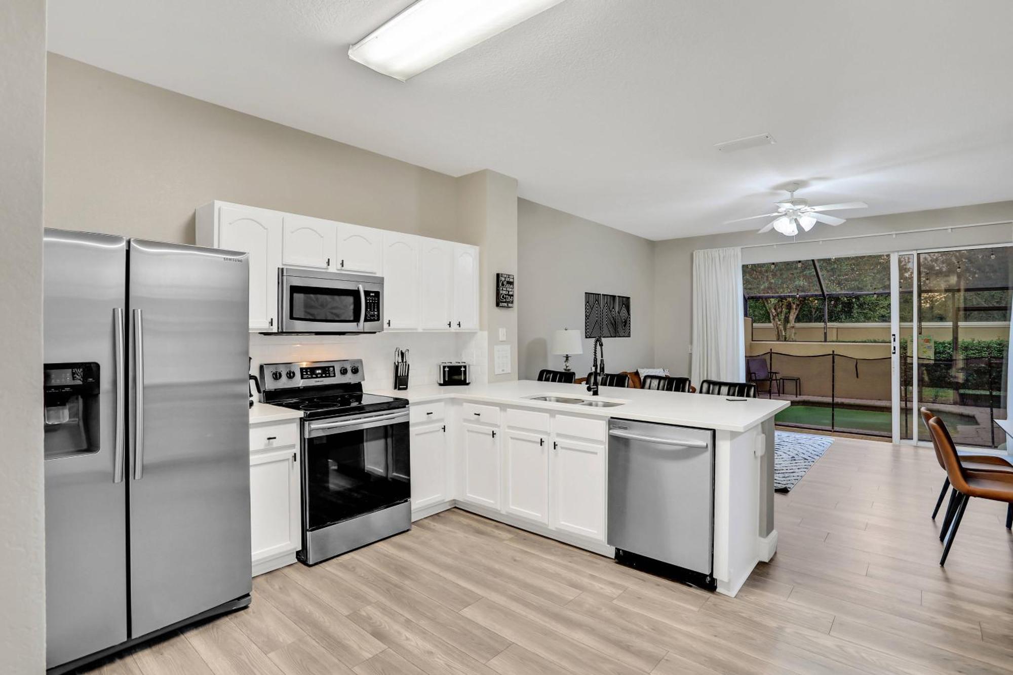 Elegant Townhome W Water Park Near Parks