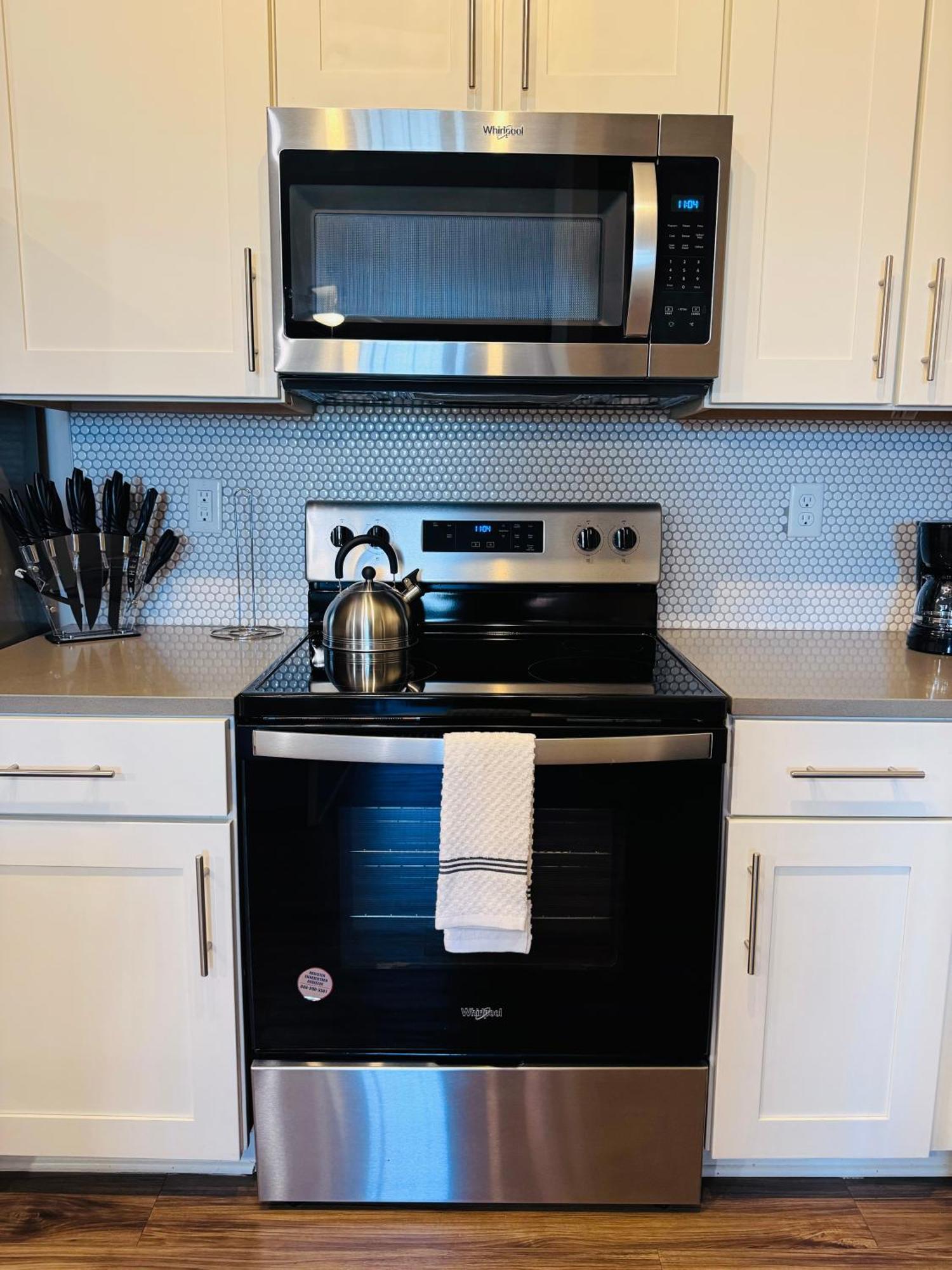 Full Apartment, 15 Min To Disney, King Bed Pet-friendly, Resort-style Amenities