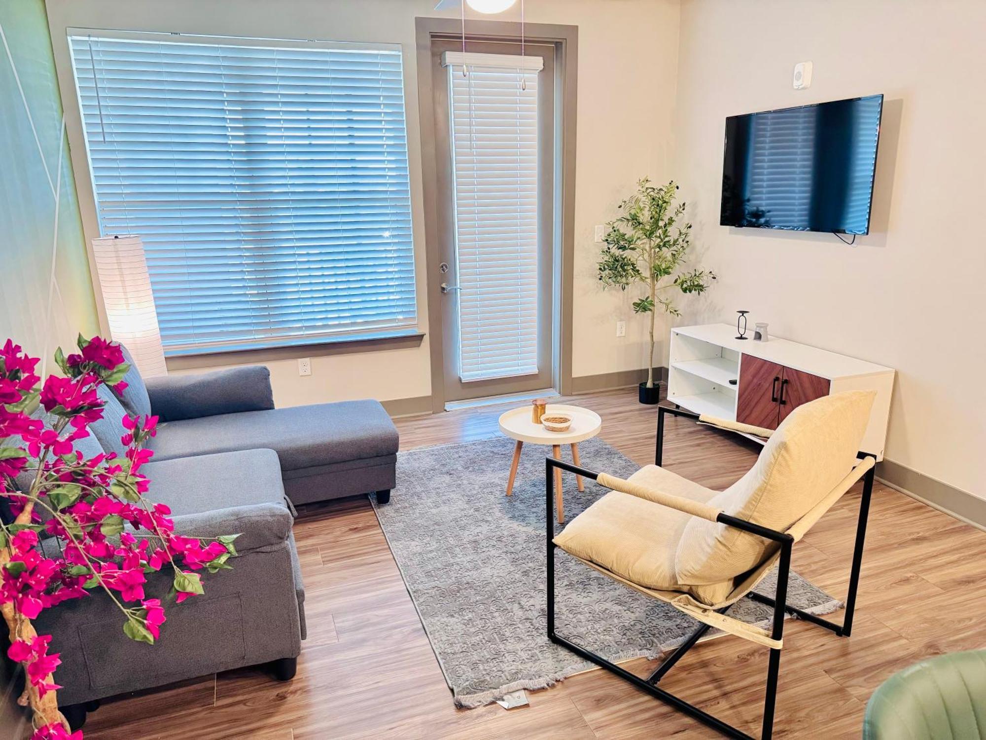 Full Apartment, 15 Min To Disney, King Bed Pet-friendly, Resort-style Amenities Apartment