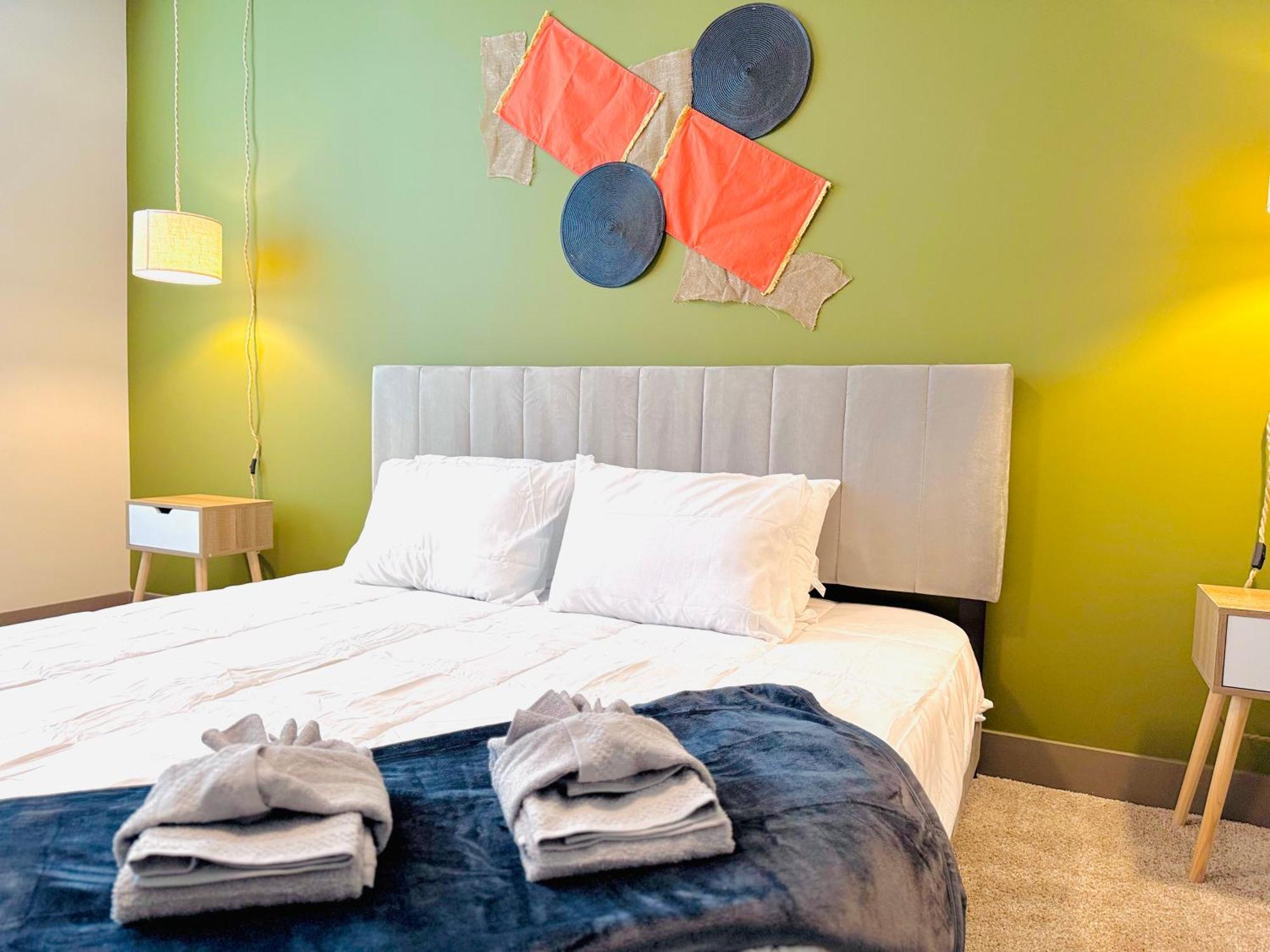 Full Apartment, 15 Min To Disney, King Bed Pet-friendly, Resort-style Amenities *