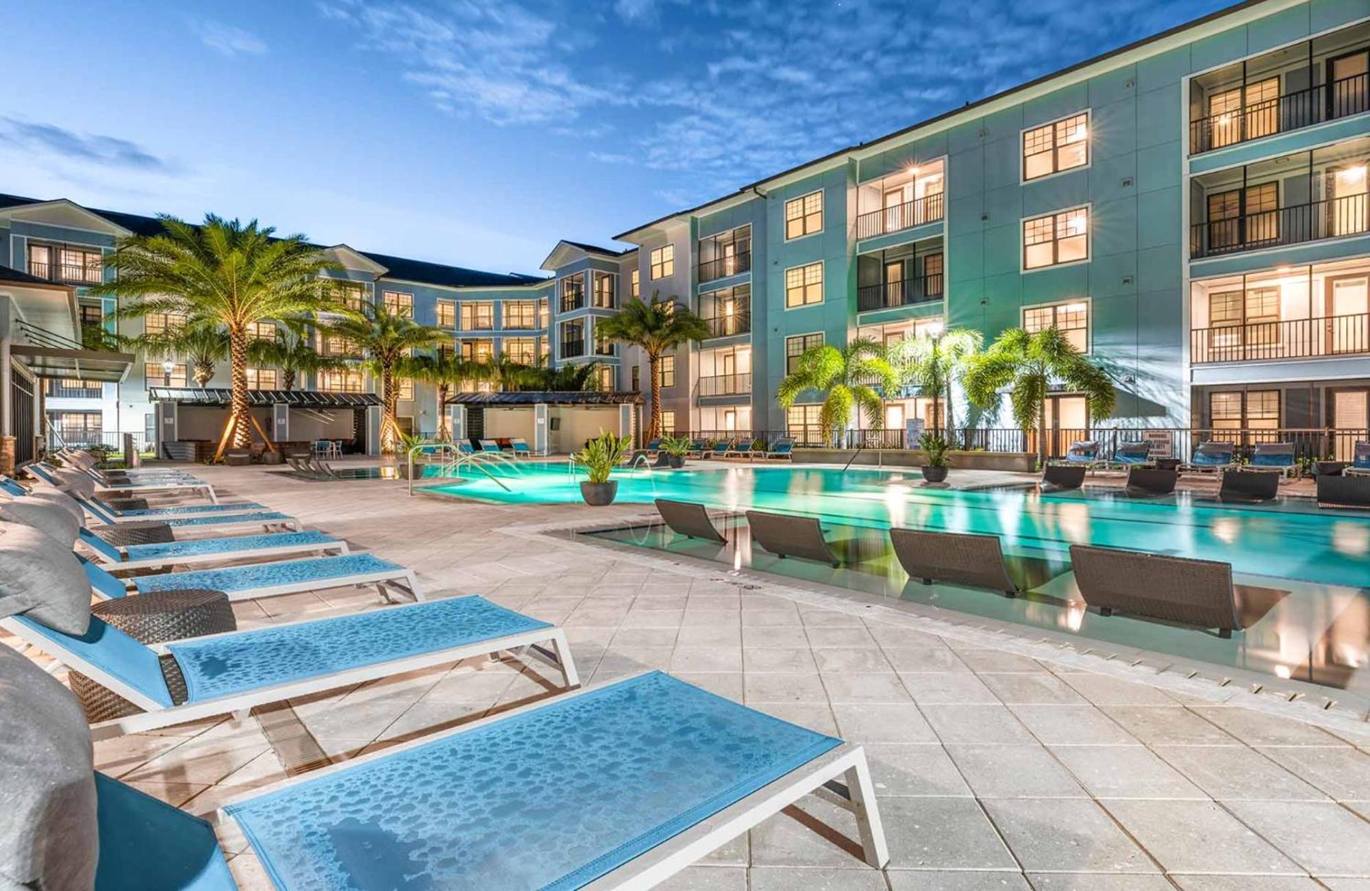 Full Apartment, 15 Min To Disney, King Bed Pet-friendly, Resort-style Amenities Apartment *