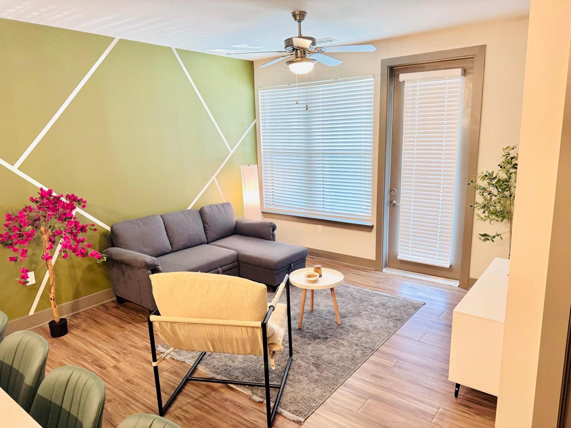 Full Apartment, 15 Min To Disney, King Bed Pet-friendly, Resort-style Amenities Orlando