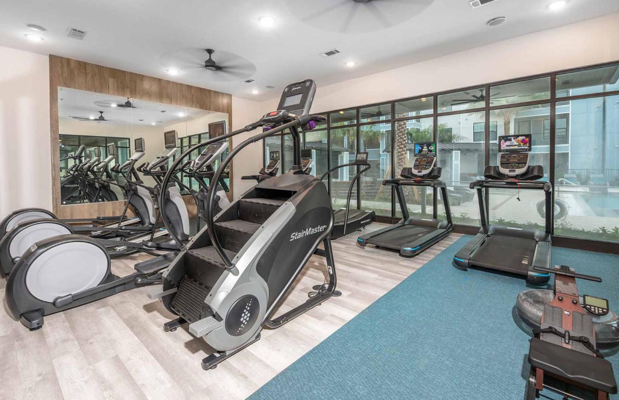 Full Apartment, 15 Min To Disney, King Bed Pet-friendly, Resort-style Amenities Apartment *