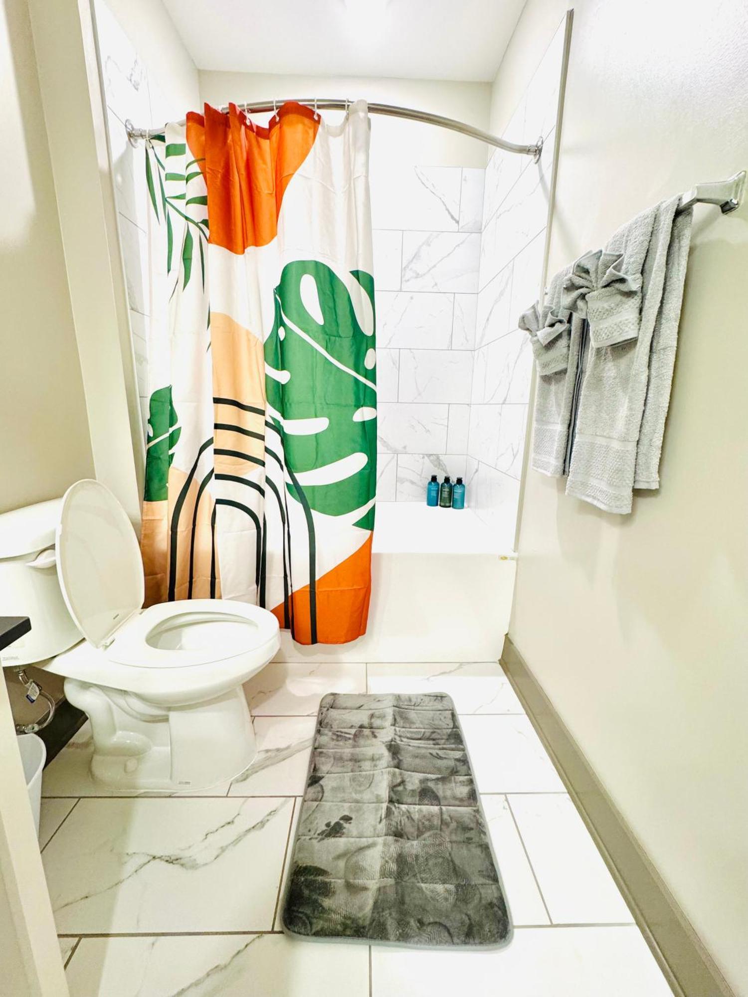 Apartment Full Apartment, 15 Min To Disney, King Bed Pet-friendly, Resort-style Amenities *