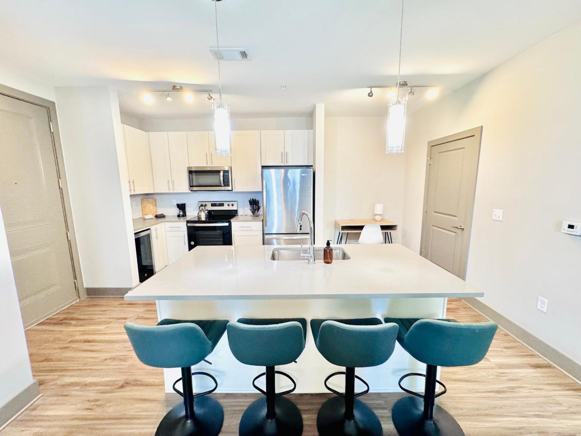 Full Apartment, 15 Min To Disney, King Bed Pet-friendly, Resort-style Amenities Apartment Orlando