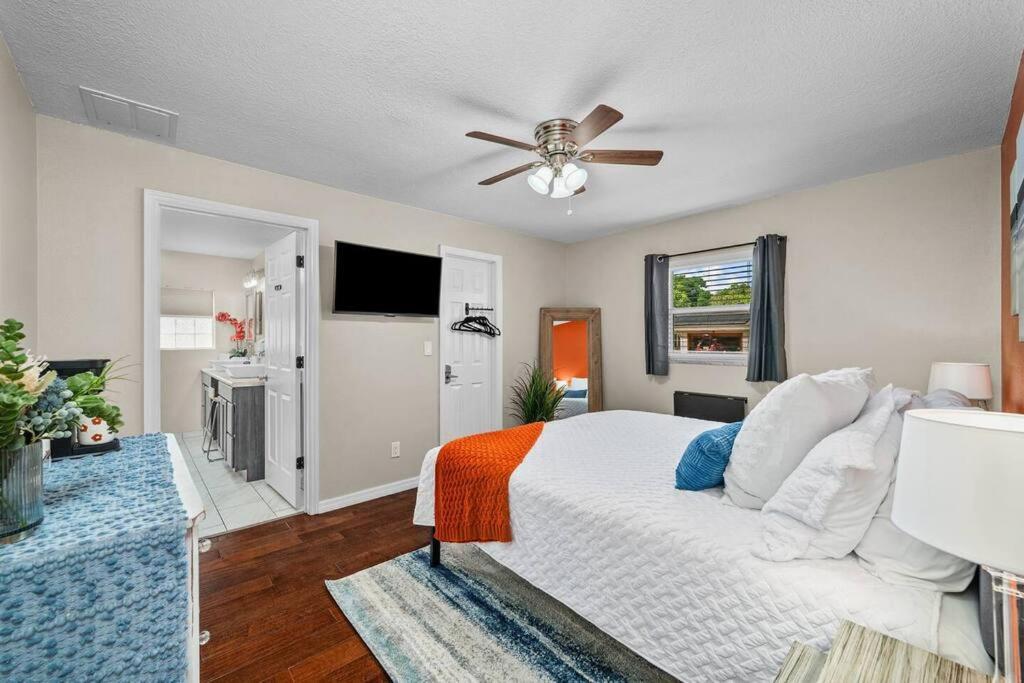 Holiday home New Design-movie Night Bar-fire Pit-hammocks-games Orlando