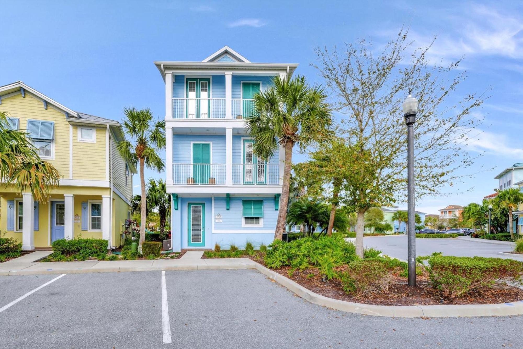 Seas The Day Near With Margaritaville Island H2o Access - 8001ff Holiday home