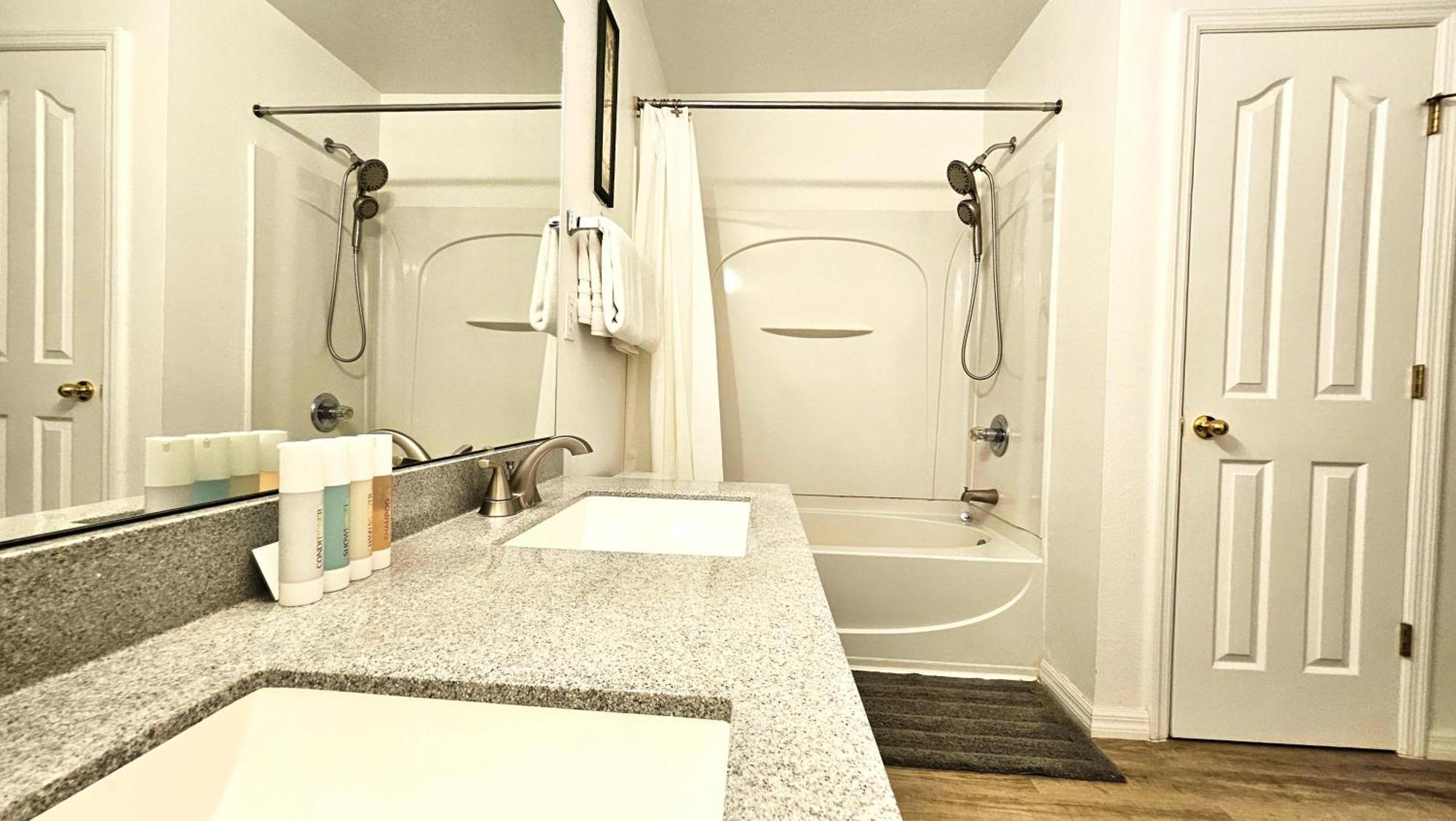 Villa Bluelakeview Luxury With Private Pool & Views, Bbq, Games *