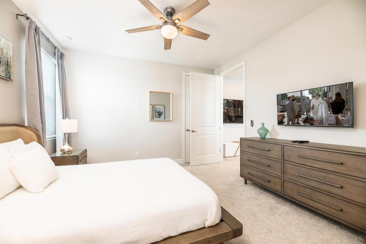 Dashing 6 Bdrm With Games At Encore Holiday home Orlando