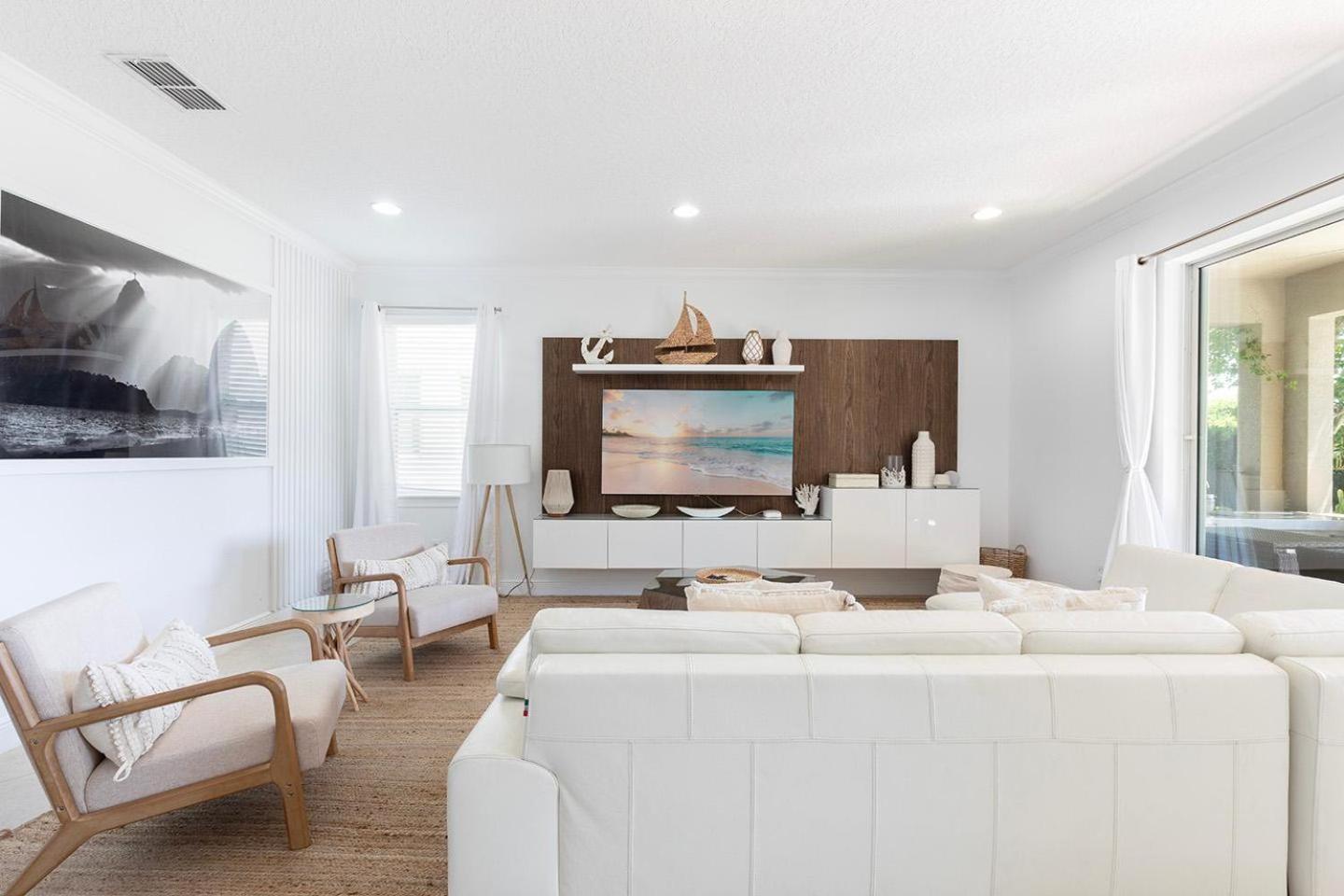 Modern 5 Bdrm With Galactic Bedroom At Encore *