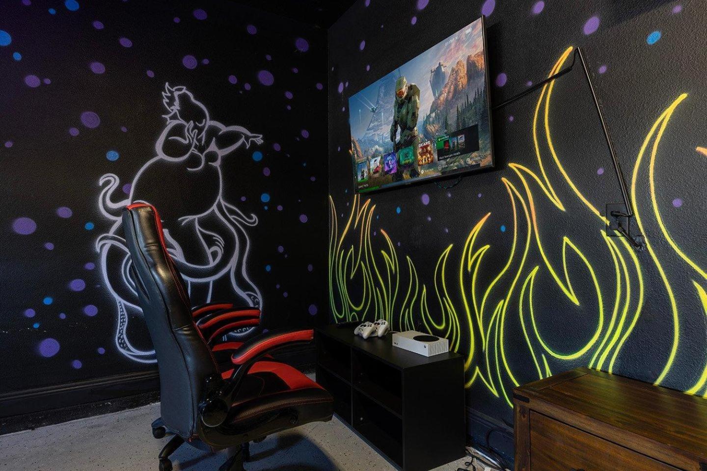 Stylish 10 Bdrm With Galactic Themed In Encore