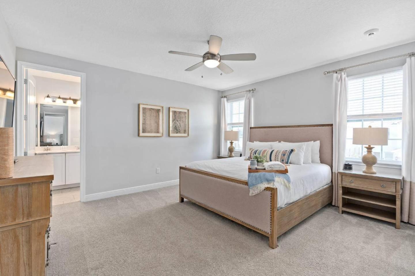 Stylish 10 Bdrm With Galactic Themed In Encore *