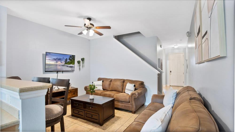 Holiday home Family Friendly Townhome Near Attractions *