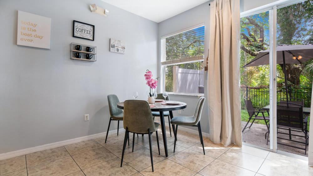 Family Friendly Townhome Near Attractions Holiday home Orlando