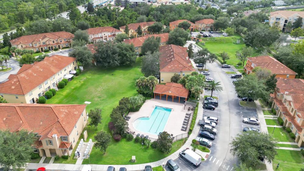 Family Friendly Townhome Near Attractions