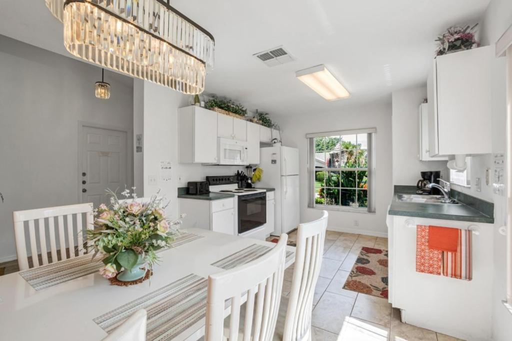 Villa 10 Min From Themed 2 Bd Private Pool Orlando