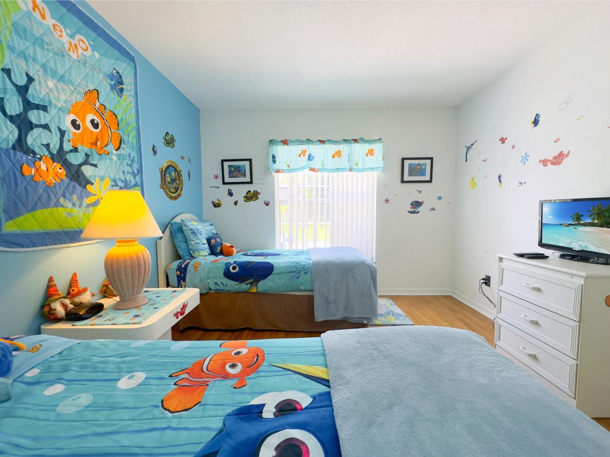 10 Min From Themed 2 Bd Private Pool