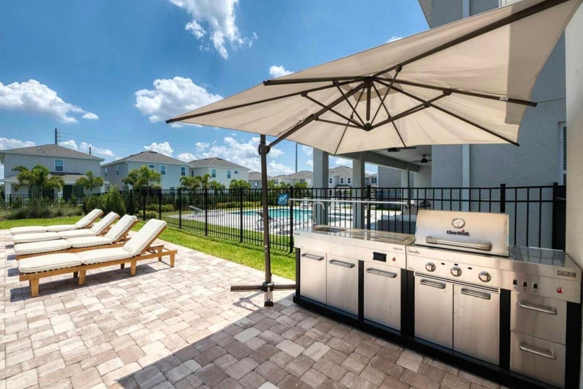 Chic Gateway - 5 Bedroom With Pool And Holiday home
